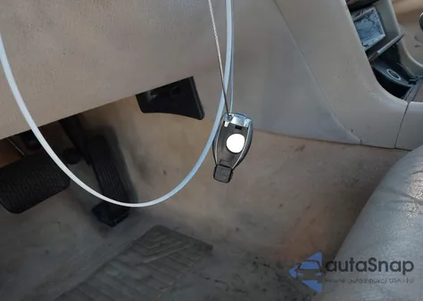 1999 Mercedes-Benz E 320 z USA, uszkodzony, nr VIN WDBJF65H3XA769955